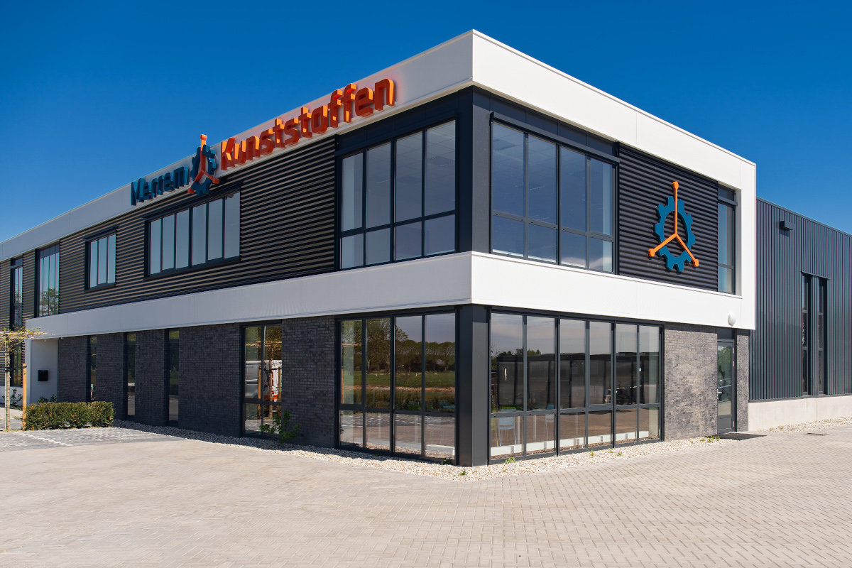 Nieuwbouw bedrijfshuisvesting - Bouwbedrijf Klomps Dinxperlo, Merrem Kunststoffen 6